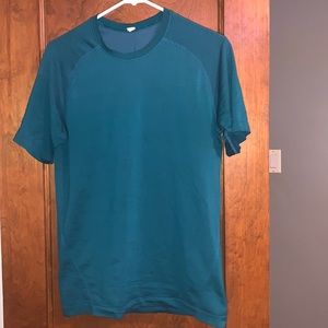 Mens Lululemon shirt sz Small